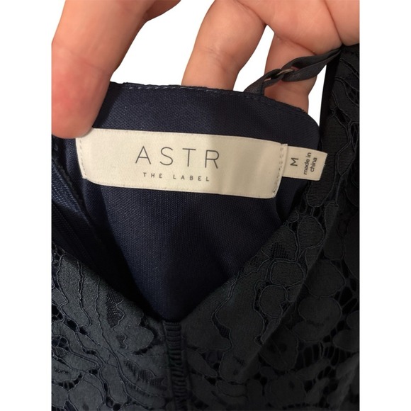 ASTR The Label Womens Blue Lace Spaghetti Strap Dress Size Medium - Picture 4 of 5